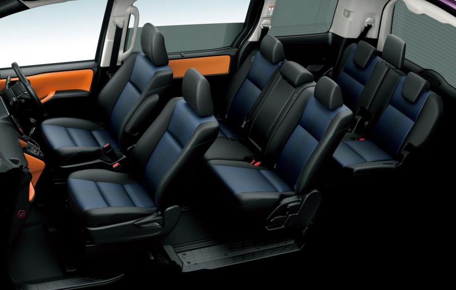  Toyota Voxy 2015 года  (фото 8 из 27)